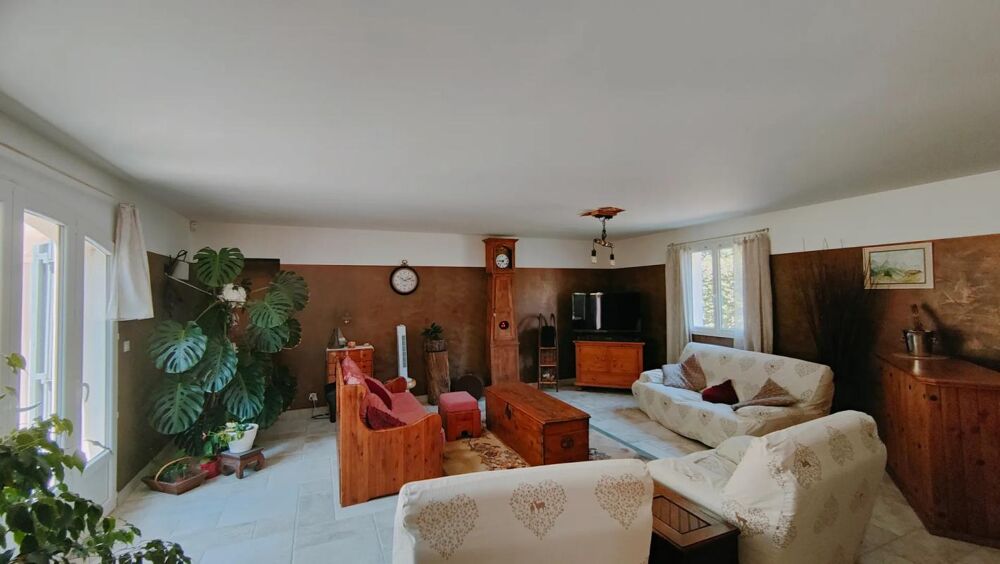 Vente Villa BELLE VILLA SPACIEUSE AVEC GRAND TERRAIN ET LOGEMENT INDEPENDANT Montelimar
