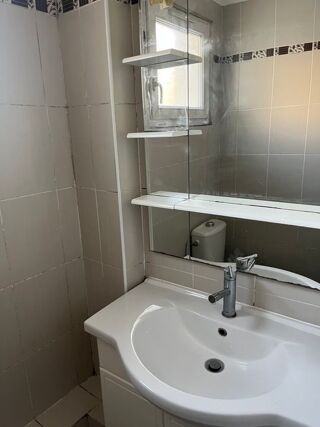  Appartement à louer 1 pièce 28 m²