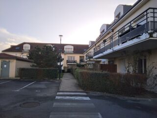  Parking / Garage � louer 13 m� Mennecy
