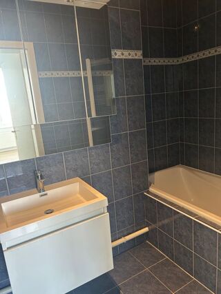  Appartement à louer 3 pièces 52 m²