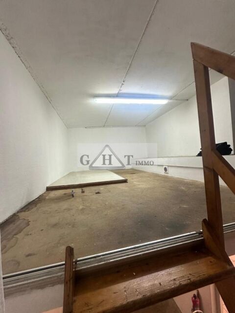   LOCAL STOCKAGE + BUREAU 85 M² Á LOUER 