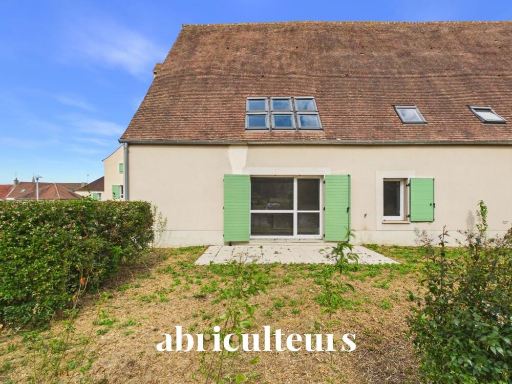 Appartement T2 de caractère rénové avec terrasse et jardin  Résidence de standing à Survilliers