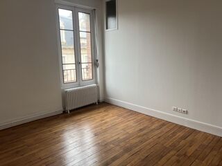  Appartement à louer 4 pièces 124 m²