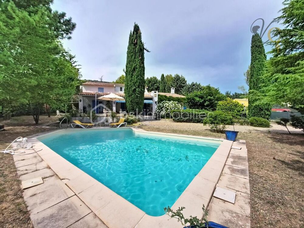 ? Mérindol  Entre nature et douceur de vivre, découvrez cette maison familiale avec piscine sur 2 200 m² de terrain arboré