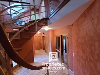  Propri�t�/ch�teau � vendre 7 pi�ces 215 m�