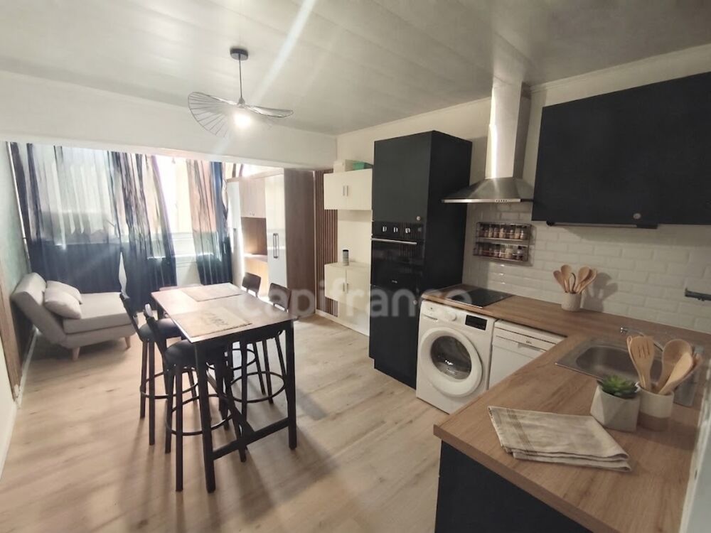 ? **Le Cap dAgde comme on laime !** ? Un appartement entièrement rénové, climatisé, avec piscine et parking, à proximité de la