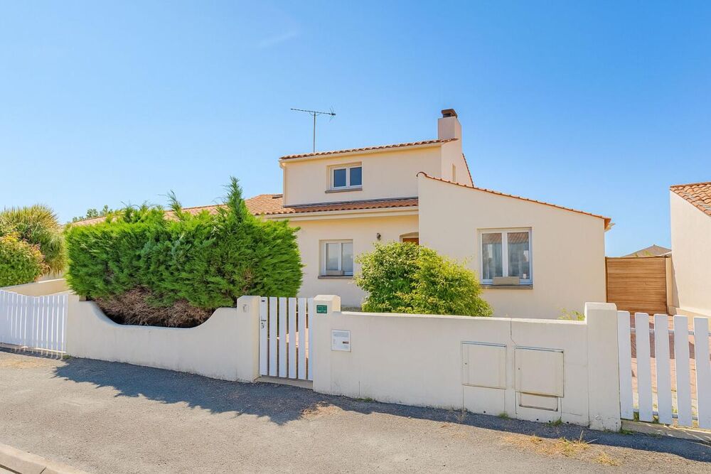 Maison Le Fenouiller 6 pièces 140 m2 - 364000 TTC