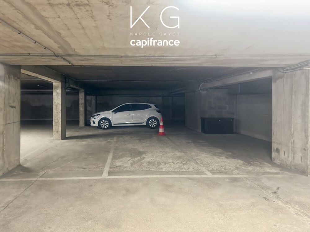 Vente Parking/Garage Deauville, à vendre place de parking en sous-sol dans une résidence sécurisée : stationnez en toute sérénité sur la Presqu'île, Deauville