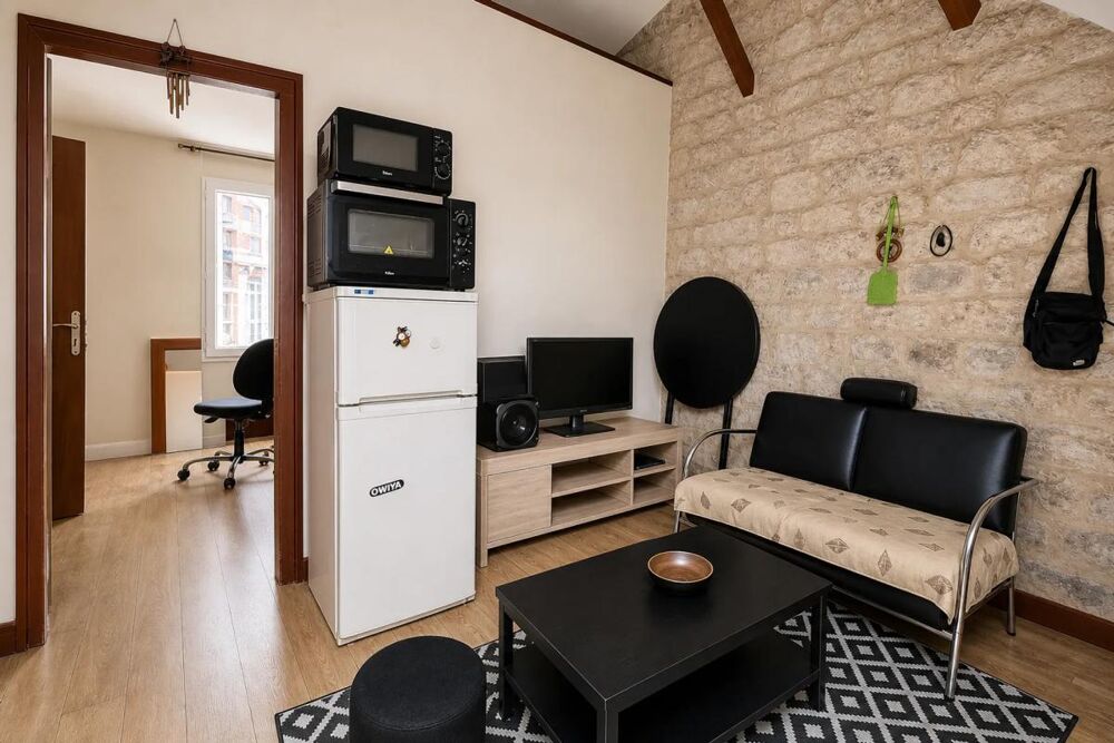 Appartement T2 de caractère de 24,5 m²  Dernier étage  Proche gare de Creil