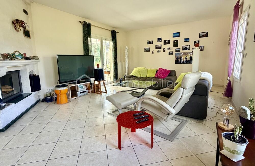 Villa familiale avec piscine sur parcelle exceptionnelle de 2 900 m²