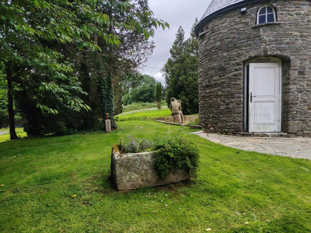 Vente Propriété/Château En Basse Normandie : Manoir de 331m2 de 8 pièces sur plus de 6 hectares ! Belle rénovation ! Villebaudon