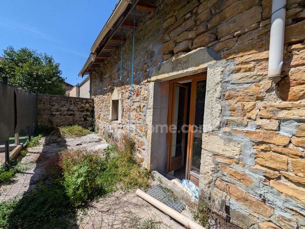 A vendre - Maison de village en pierre à rénover - potentiel 140m² + garage + terrasse 16.7m² - Bettant à proximité d'Amberieu e