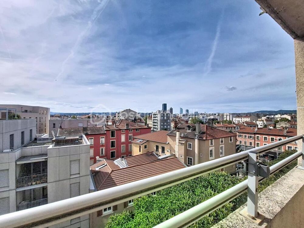 Vente interactive - Bel appartement 2 pièces rénové avec grand balcon, vue dégagée et garage  Villeurbanne Maisons Neuves