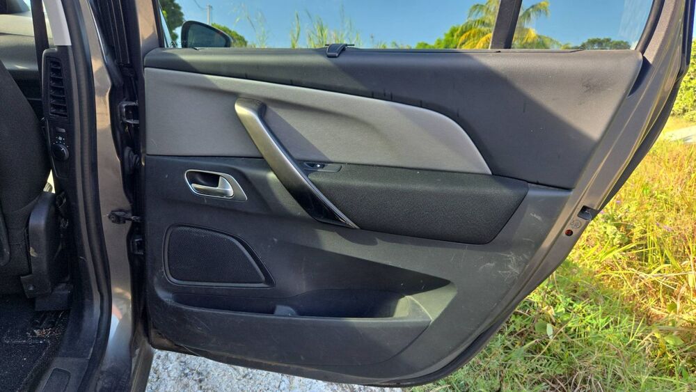 Grand C4 Spacetourer 1.2 PureTech 130 EAT8 Shine 2019 occasion 97228 Sainte Luce