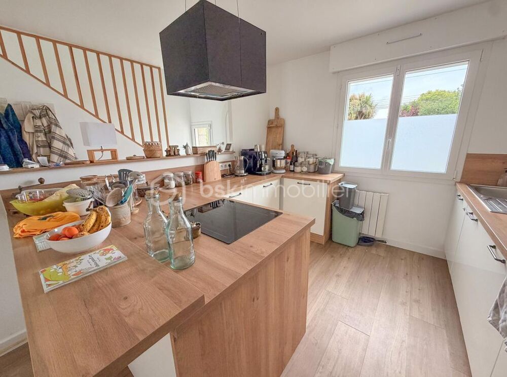 MERIADEC - A deux pas des commerces - Maison de 125 m2 rénovée sur près de 500 m2 de terrain - 4 chambres