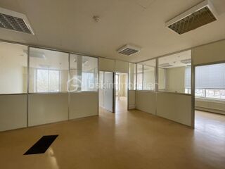  Immeuble à vendre 12 pièces 1600 m²