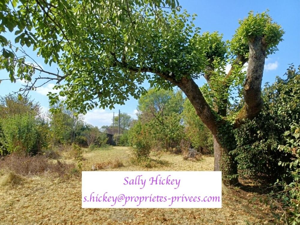 Vente Terrain Sally Hickey vous propose ce terrain constructible de 665 m²  dans la commune de NIVILLAC. EN EXCLUSIVITÉ Nivillac