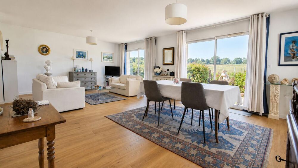 MAISON DE PLAIN-PIED RENOVEE DE 132 M² AVEC PISCINE ET VUE EXCEPTIONNELLE SUR LE LAURAGAIS