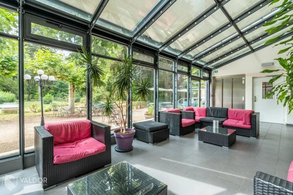   A VENDRE - ENSEMBLE IMMOBILIER A VOCATION COMMERCIALE Bourg en bresse