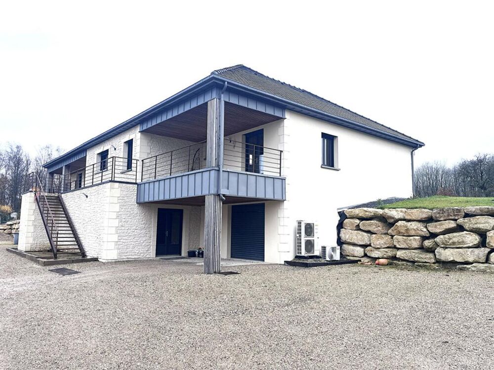 Maison d'architecte 200 M2 5 chambres sur 5220 M2 et atelier 150 M2