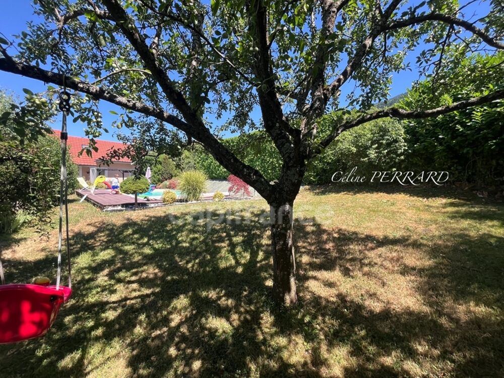 Vente Maison Maison : 8 pièces 230m² -SAINT CERGUES (74)- jardin, piscine, parkings 5 chambres et 42m² d'espace indépendant Saint cergues