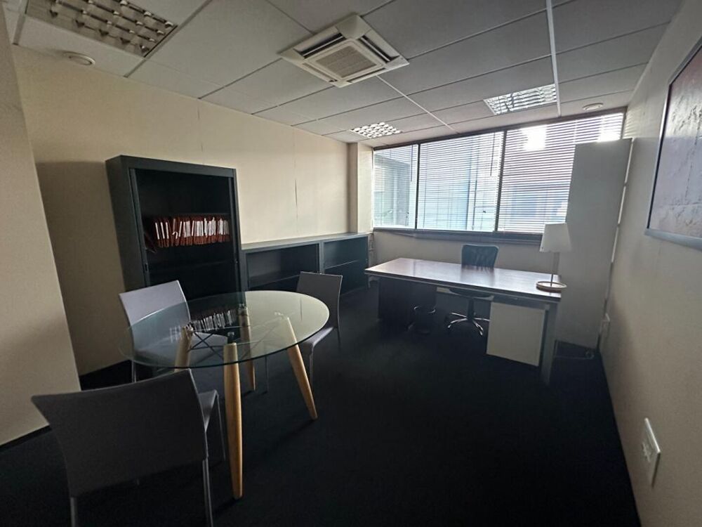   BRUGES EPARC - Bureaux 16,62 m². Vide ou loué Bruges