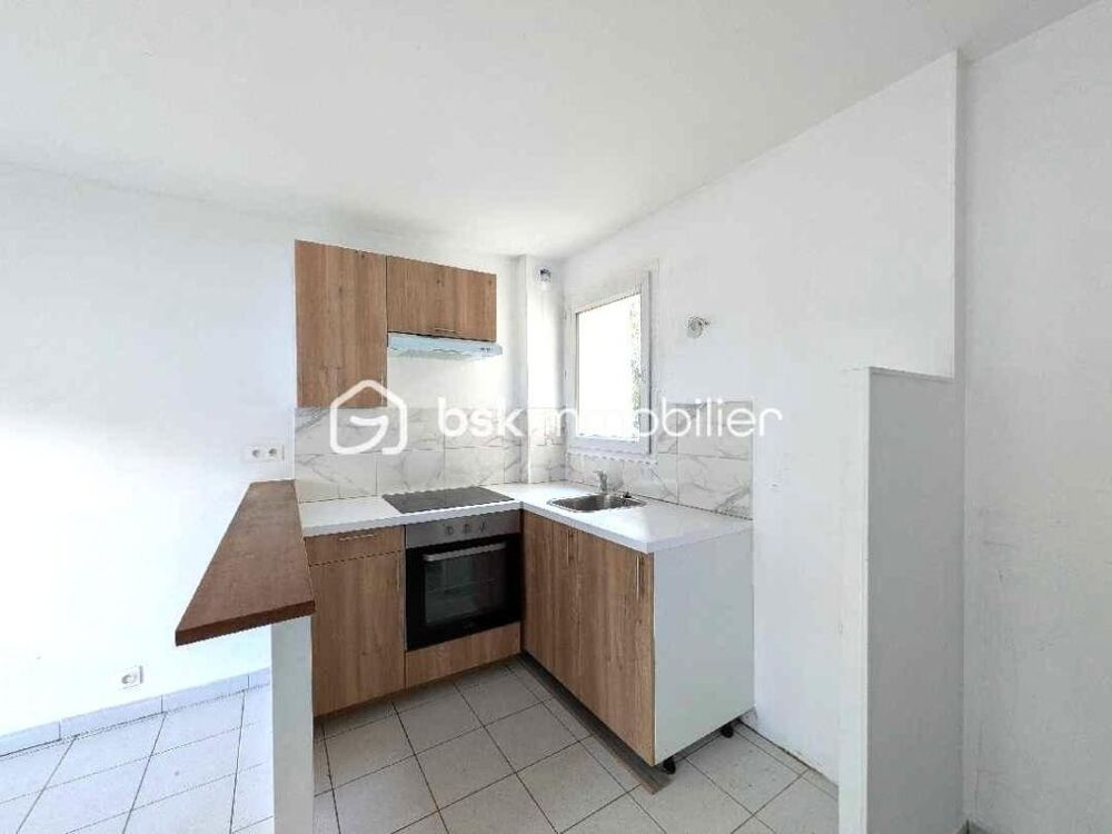 APPARTEMENT 2 PIECES A SAISIR A LIVRY GARGAN!