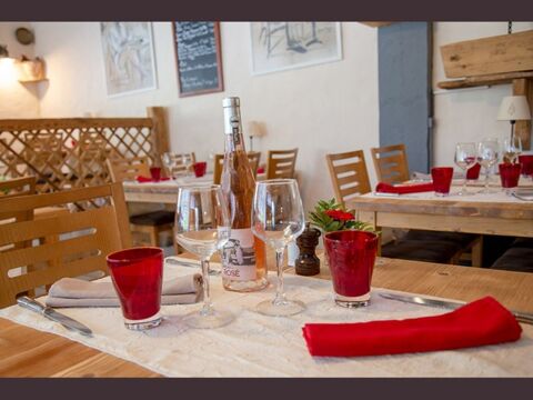   Dpt Haute Savoie (74), à vendre SALLANCHES Restaurant Murs et fonds avec terrasse 