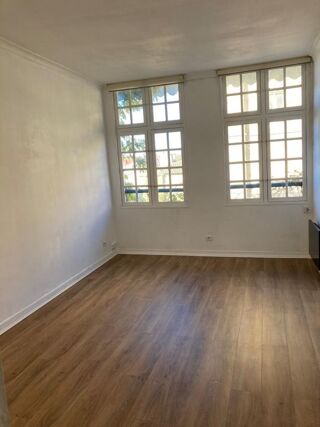  Appartement à louer 1 pièce 40 m²