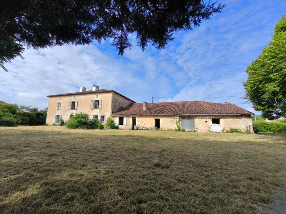 Charentaise à rénover entièrement 10 pièces VERTEUIL SUR CHARENTE (16)