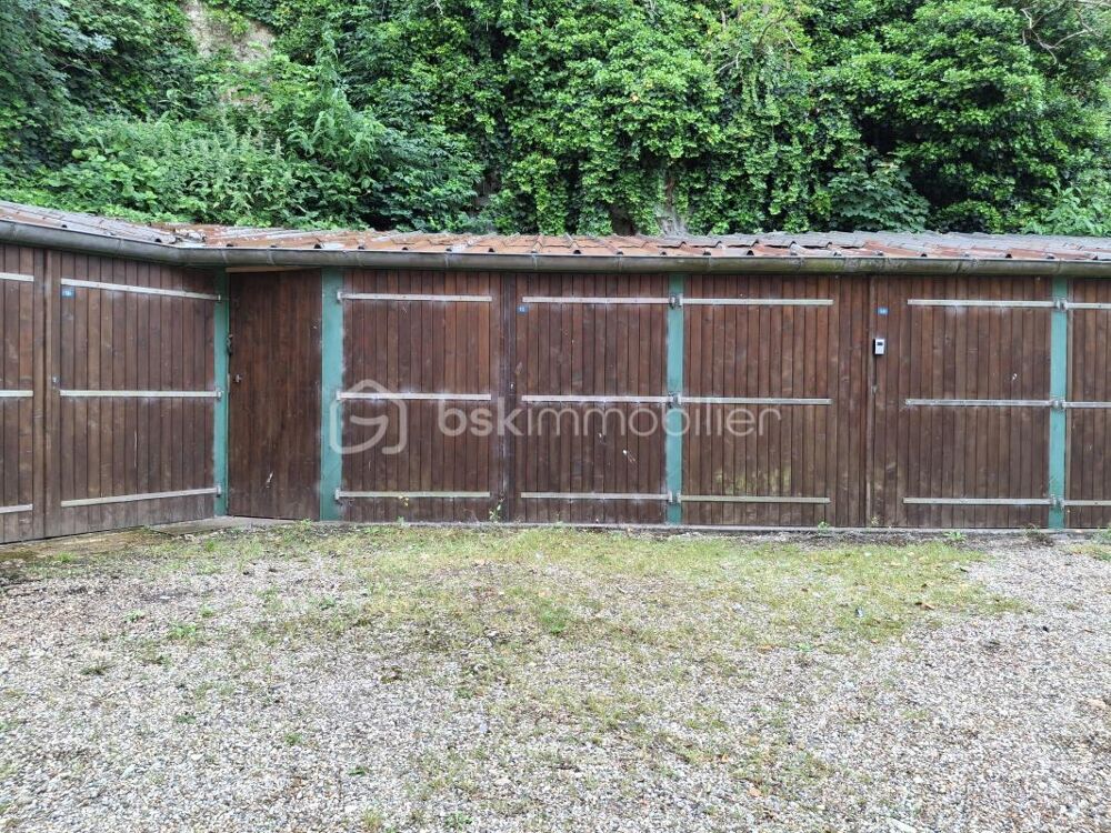 Vente Parking/Garage ***A VENDRE CENTRE VILLE DE DIEPPE - 1 BOX PARKING FERME + 1 REMISE ATTENANTE  26M2  AU TOTAL*** Dieppe