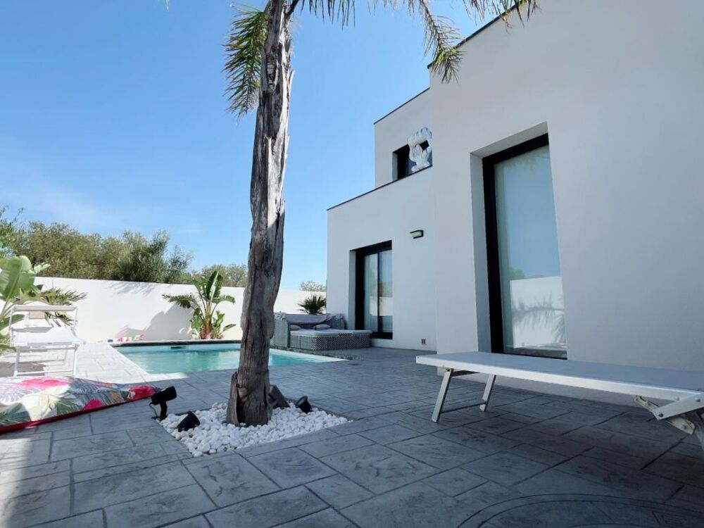 Incroyable villa de 142 m² en R+1 contemporaine sur un terrain de 400 m² en 4 faces sans vis-à-vis avec piscine