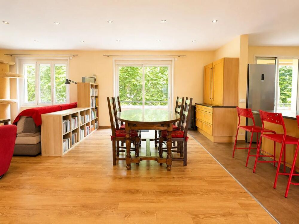 Vente Appartement SUPERBE T3 DE 90M2 RÉNOVÉ AVEC BALCON, GARAGE POSSIBLE Givors