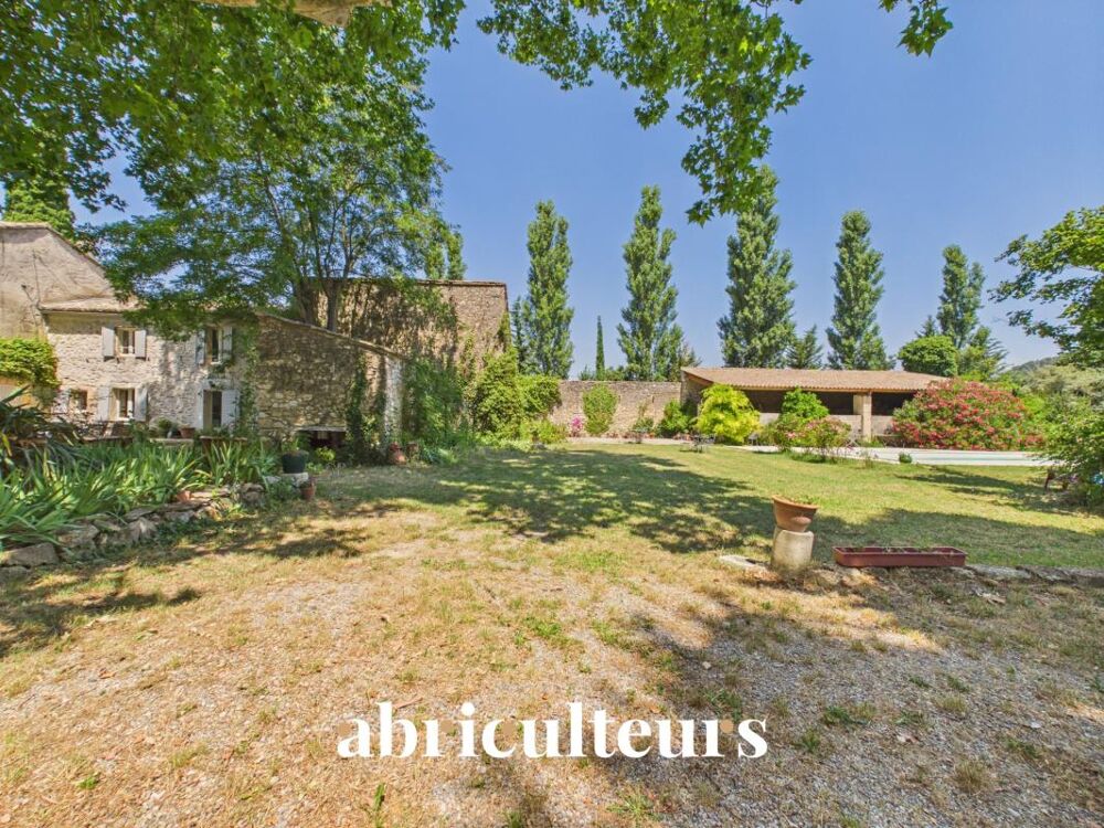 Mas provençal de 310 m² avec piscine et parc arboré de 7 880 m²  PNR des Alpilles