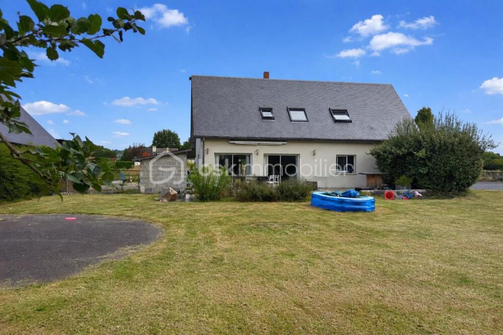 À vendre  Belle propriété familiale avec gîtes et terrain  À deux pas de Pont-lÉvêque