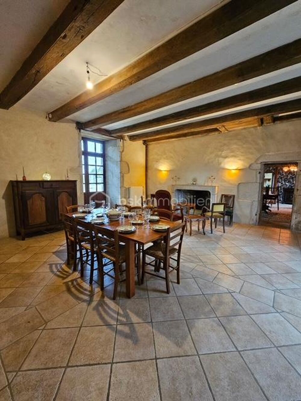 Logis du Xe siècle 263M², 3 hectares de terrain avec accès Charente, Grange et Puit