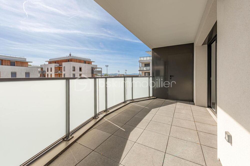 Vente Appartement APPARTEMENT TYPE 4 PIECES  DE 78 M2 IMMEUBLE RECENT ANNECY Annecy