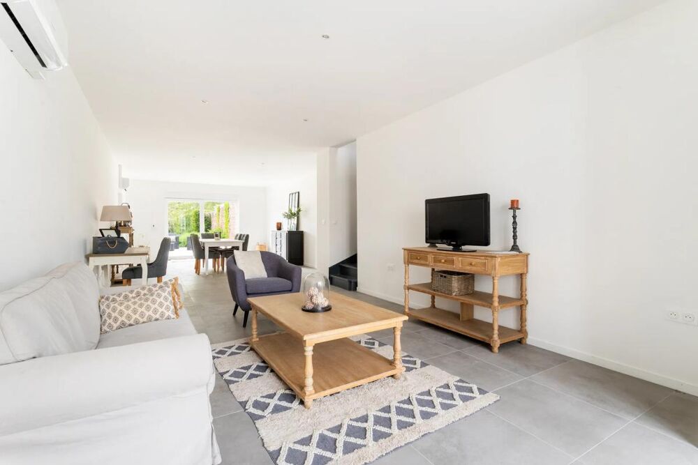Maison rénovée 2024, Emmerin, 8 pièces, 242 m²