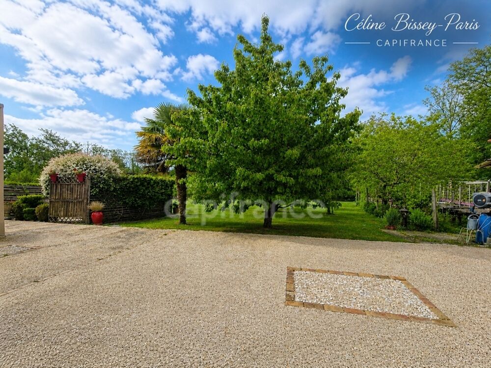 Maison à vendre 7 pièces 161 M2 PONT SUR YONNE (89), Terrain 1974 M2, 4 Chambres, Piscine avec abri 10 M X 5 m