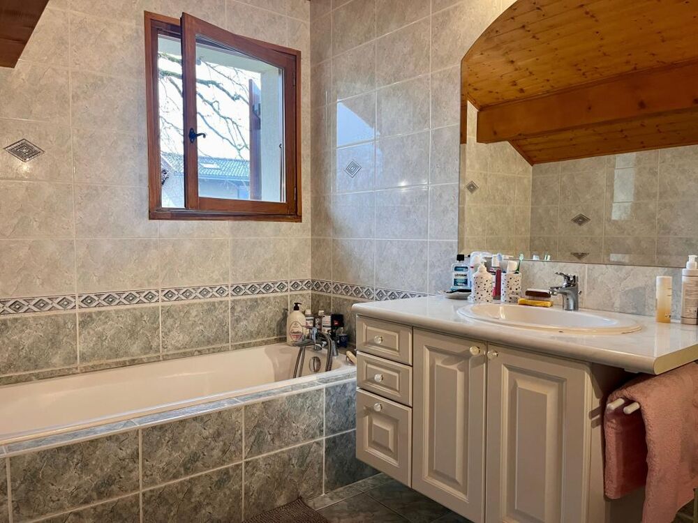 � vendre  Maison Chevry (01170)