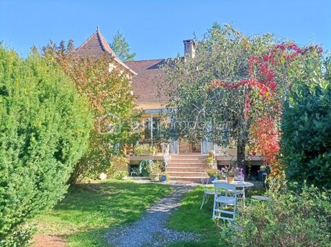   Maison de caractre avec gte indpendant  Grand jardin au cur du village de Cazals Proprit/chteau - 7 pice(s) - 114 m