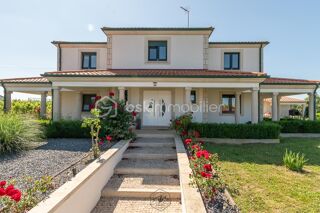  Propriété/château à vendre 8 pièces 251 m²