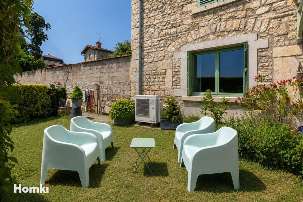 Vente Maison Maison de ville T5 de 215 m² à Lucenay 69480 Lucenay