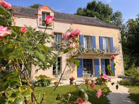   MALLIEVRE, BORD DE SEVRE, CADRE BUCOLIQUE & AUTHENTIQUE, DEMEURE COMPOSEE DE 2 MAISONS JUMELEES AVEC JARDIN, GARAGE, CAVE, 32000 Maison - 9 pi�ce(s) - 159 m�