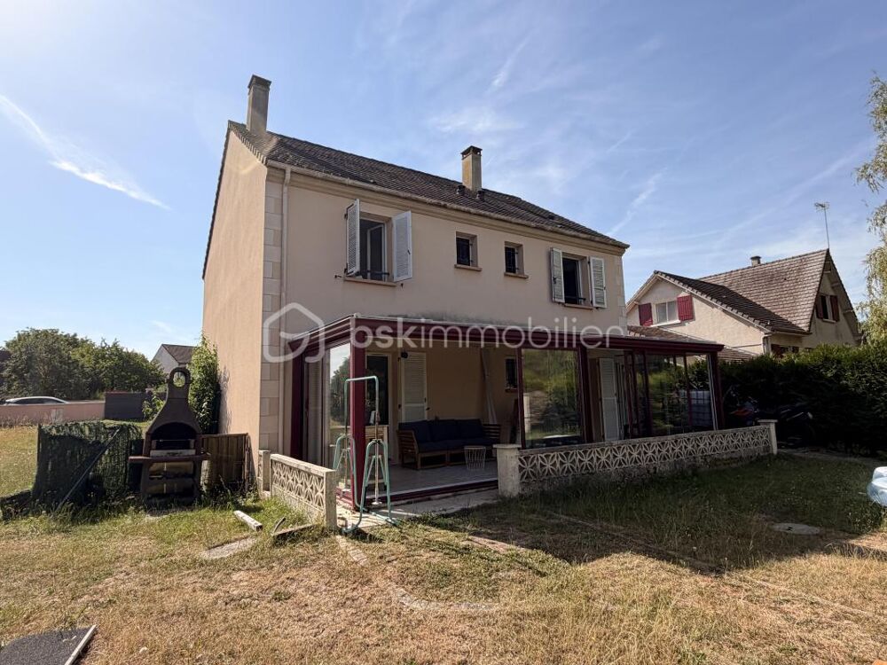 Maison familiale 155 m² avec Véranda, 4 chambres et grand terrain  Villemaréchal (77710)