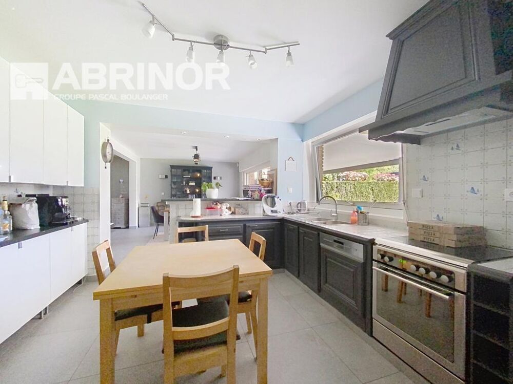 Villa individuelle - 4 chambres - jardin - parking 5 voitures