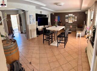  Maison  vendre 7 pices 240 m