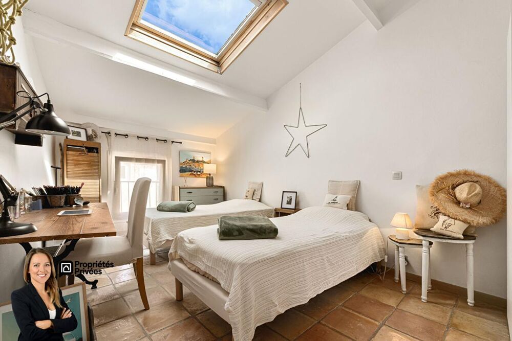 Charmant duplex 3 pièces de 92 m² situé au dernier étage
