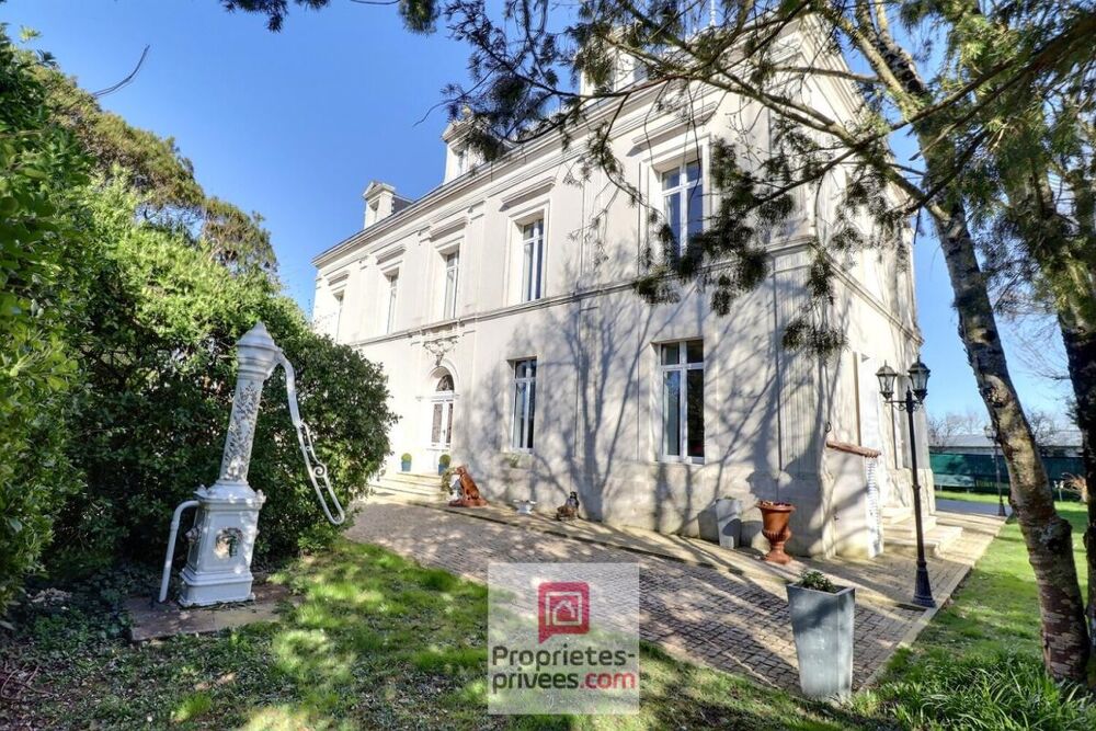 Maison bourgeoise de 380 m2 sur 3 niveaux avec de nombreuses possibilités