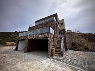  Villa  vendre 4 pices 228 m